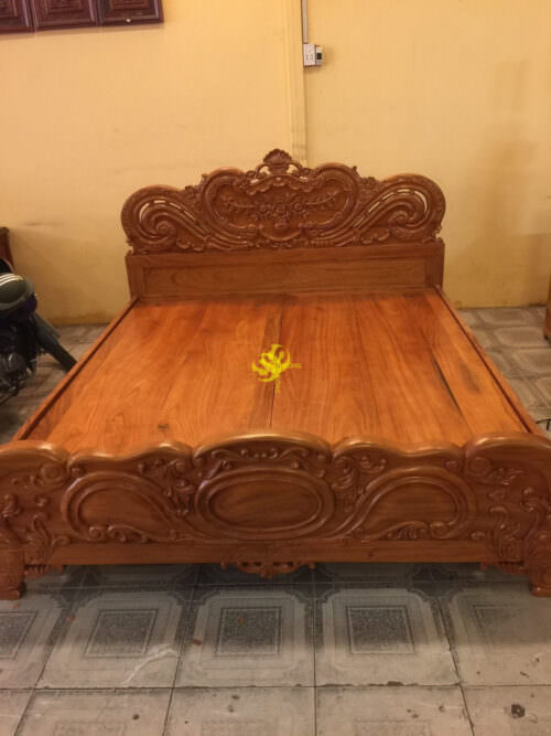 Giường ngủ gõ đỏ chạm hoa hồng – GN04