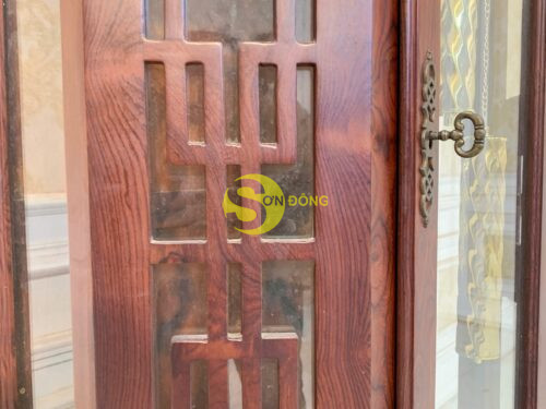 Dong ho thap hoang gia go Cam Lai 4