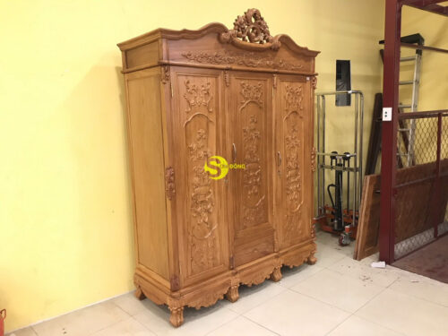Tủ quần áo chạm hoa hồng TQA213