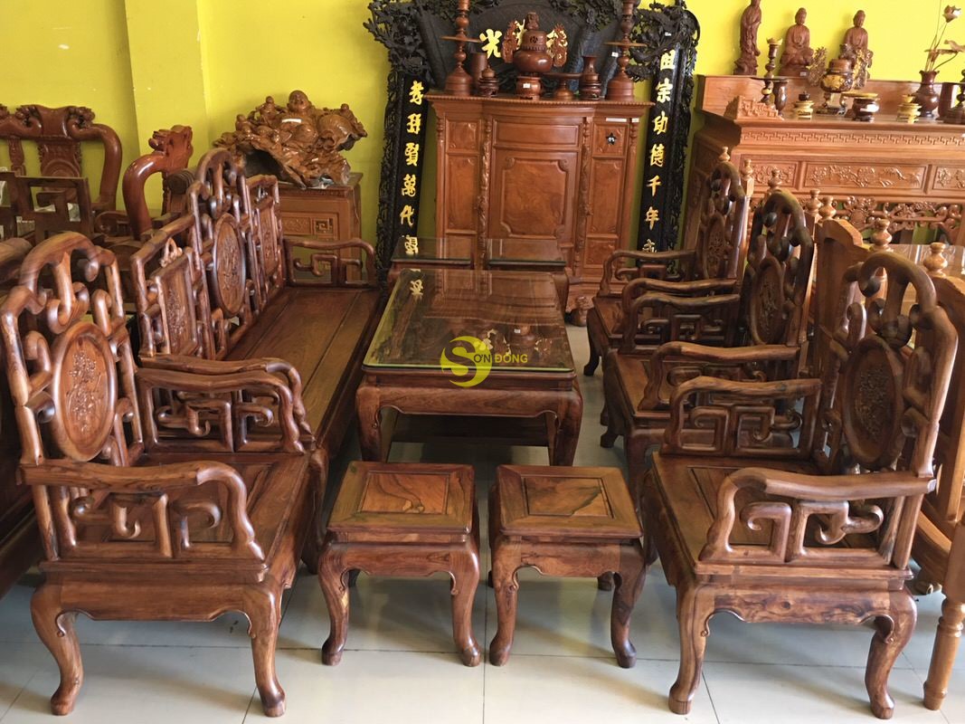 Bộ bàn ghế triện móc tựa chạm tứ quý 100% gỗ cẩm lai 10 món – BBG410 (Ảnh 1)