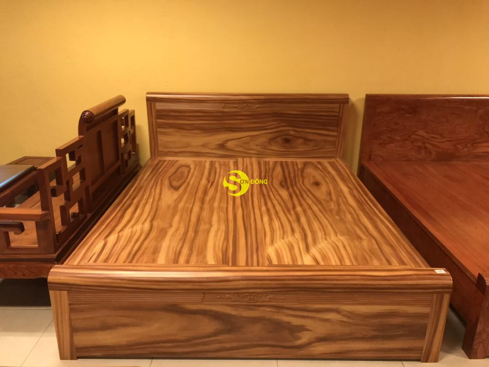 Giường ngủ gỗ cẩm lai chạm hoa văn 1,8m GCL003