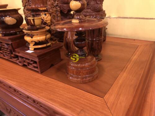 Bàn thờ gõ đỏ chạm hoa sen 1.34M SD103 - Hình ảnh 9