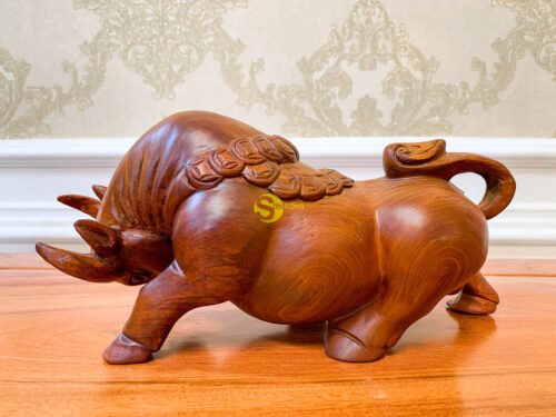 Tượng kim ngưu tài lộc gỗ hương 30 - LVT07 6 LVT07 4