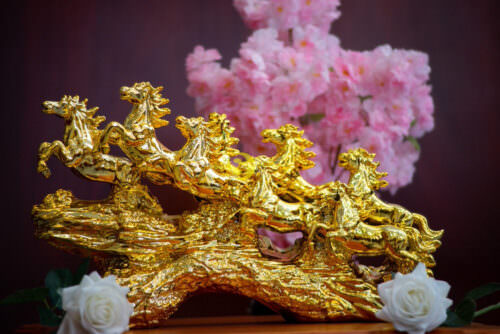 Tượng mã đáo thành công mạ vàng DC01