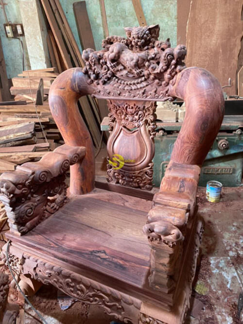 Bộ bàn ghế cẩm lai nghê đỉnh cột 18 - hàng mộc