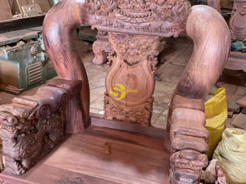 Bộ bàn ghế cẩm lai nghê đỉnh cột 18 - hàng mộc