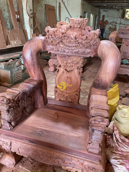 Bộ bàn ghế cẩm lai nghê đỉnh cột 18 - hàng mộc