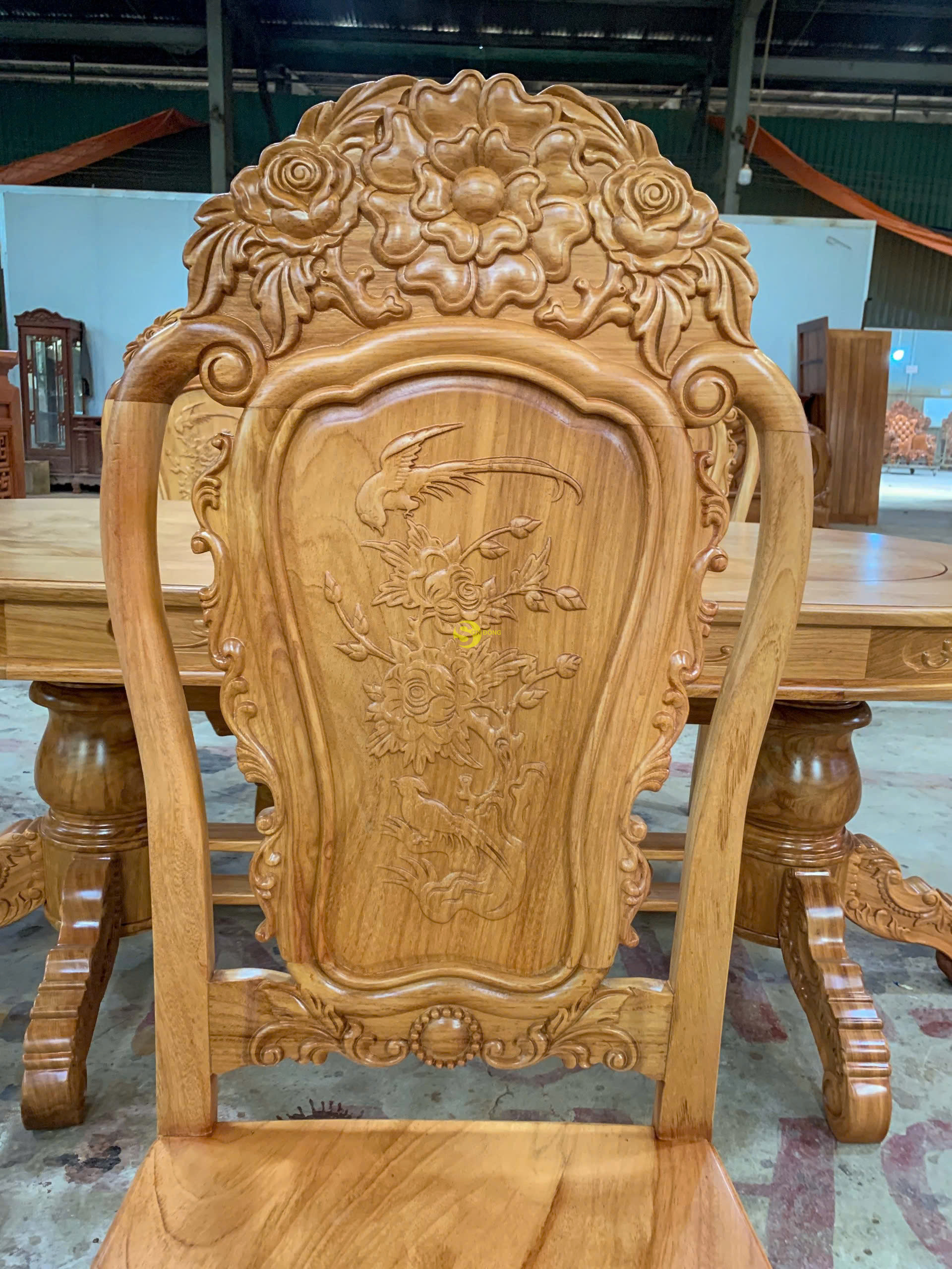 Bộ bàn ăn gõ đỏ 8 ghế hoa hồng bàn Oval-BBA2348B 41 Bo ban an go do 8 ghe hoa hong ban Oval BBA2348B 13