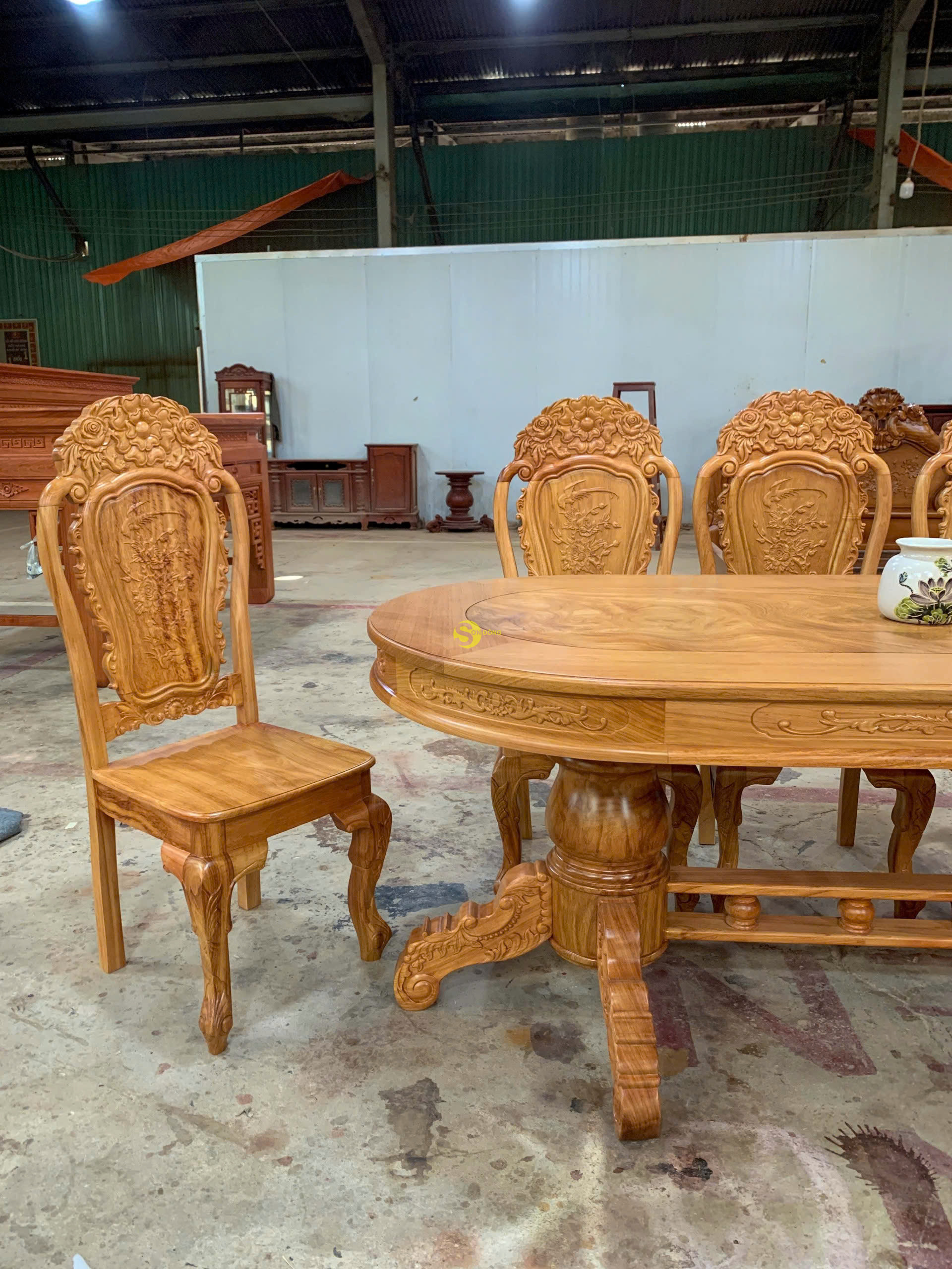 Bộ bàn ăn gõ đỏ 8 ghế hoa hồng bàn Oval-BBA2348B 34 Bo ban an go do 8 ghe hoa hong ban Oval BBA2348B 6
