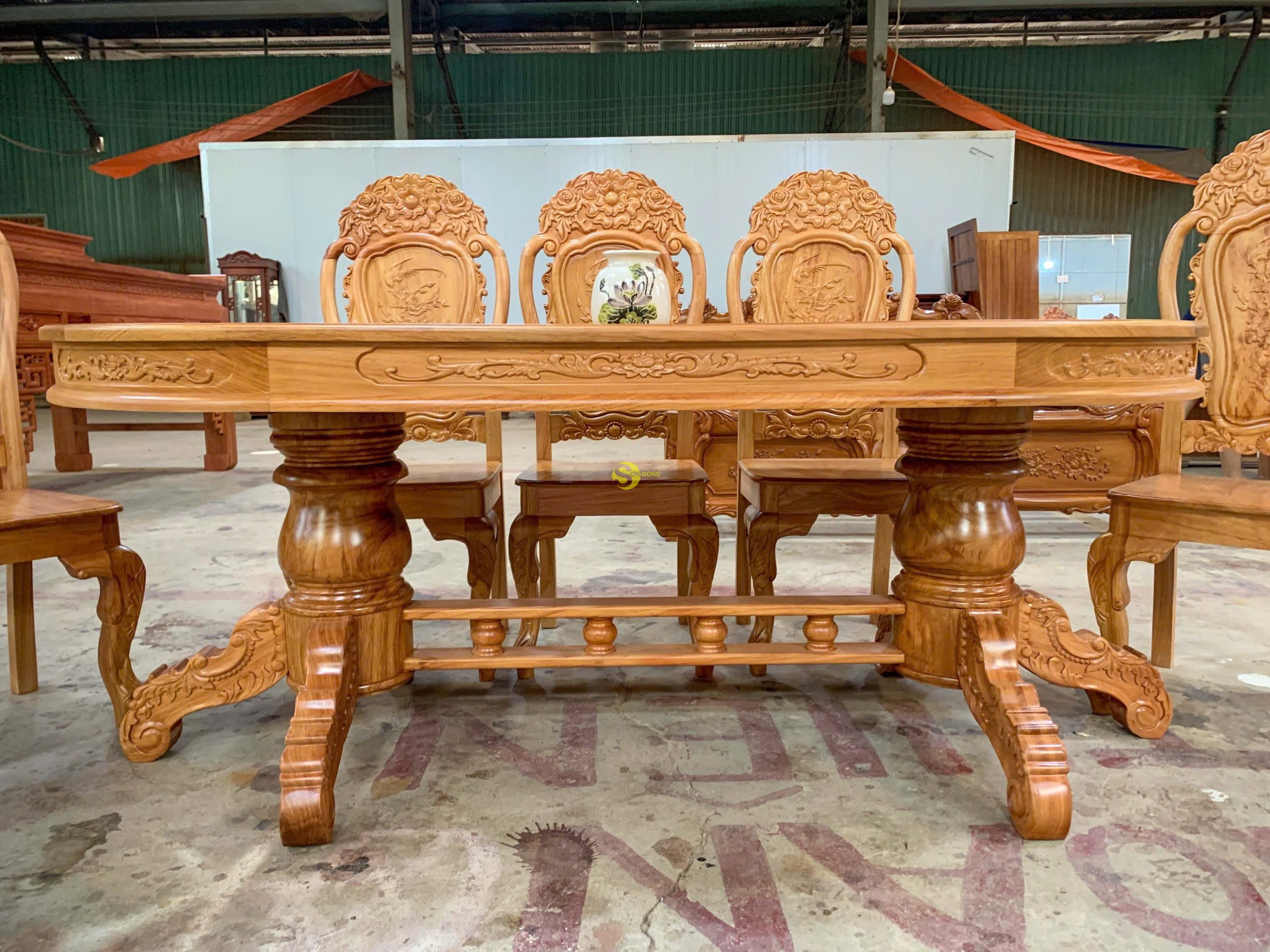 Bộ bàn ăn gõ đỏ 8 ghế hoa hồng bàn Oval-BBA2348B 35 Bo ban an go do 8 ghe hoa hong ban Oval BBA2348B 7