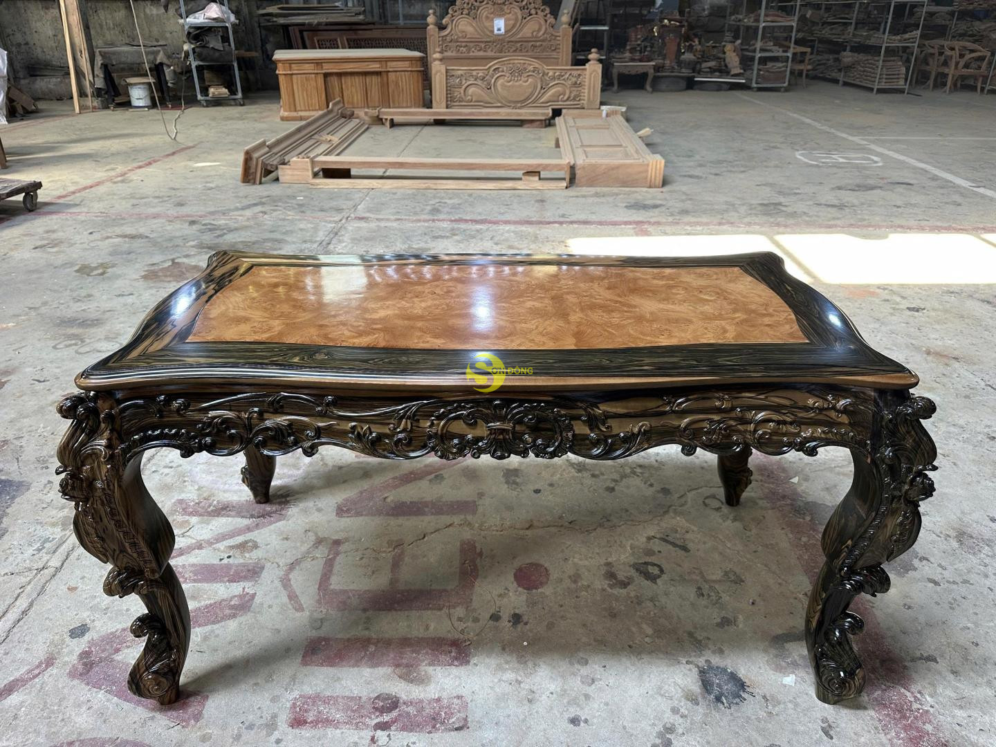 Bàn ăn Mun sọc bàn lượn - BA529L