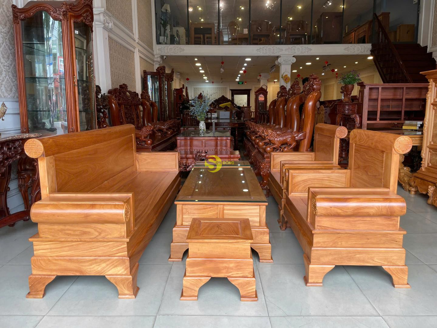 Bộ bàn ghế tời pháo gõ đỏ vân tuyển 6 món - BBG2556