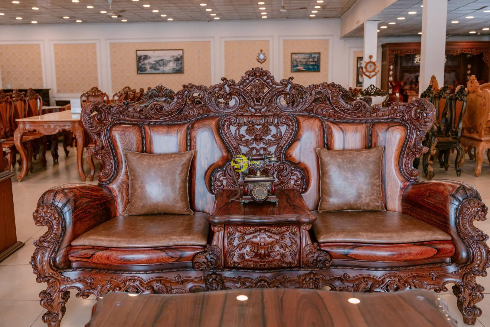 Sofa Hoàng Gia Super Luxury Phiên bản Limited 2026 | 14 món - BBG5586C 10 Sofa Hoàng Gia Super Luxury Phiên bản Limited 2026 | 14 món - BBG5586C - Ảnh 10