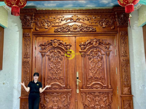 Cua chinh co dien hang cong trinh10