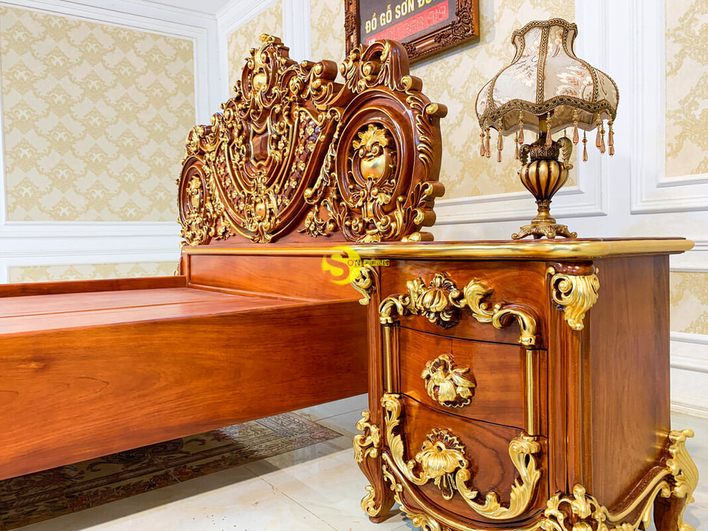 Giường Ngủ Cổ Điển Gỗ Gõ Đỏ Dát Vàng 2m x 2.2m VIP - GN0665A 3 Giường Ngủ Cổ Điển Gỗ Gõ Đỏ Dát Vàng 2m x 2.2m VIP - GN0665A - Ảnh 3