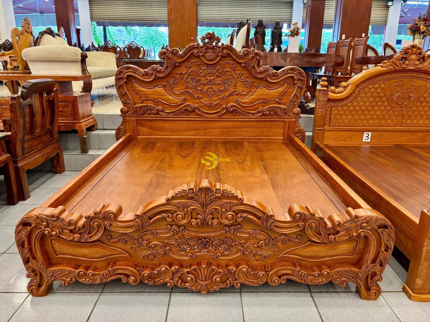Giường ngủ cổ điển Châu Âu gỗ gõ đỏ 1,8x2m GN20