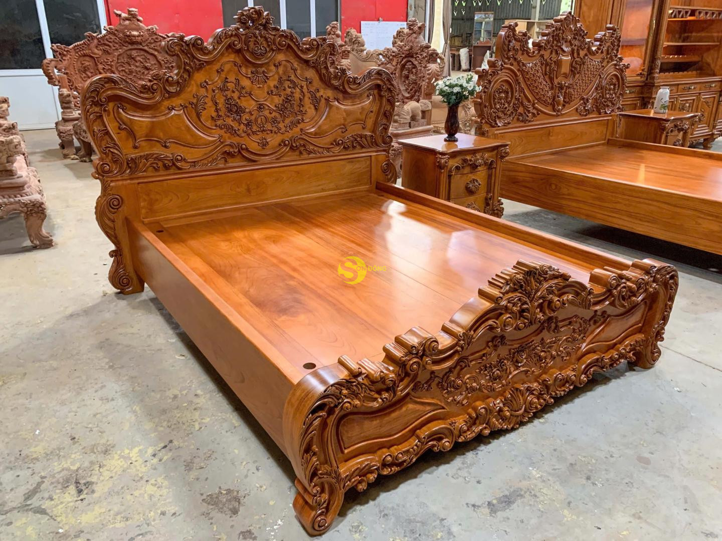Giường ngủ cổ điển Châu Âu gỗ gõ đỏ 1,8x2m GN20 11 Giường ngủ cổ điển Châu Âu gỗ gõ đỏ 1,8x2m GN20 - Ảnh 11