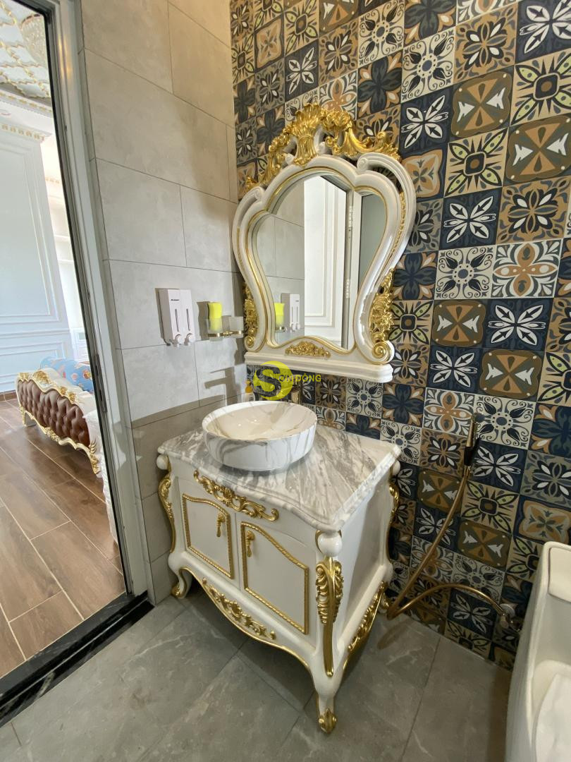 Lavabo cổ điển - LVB001