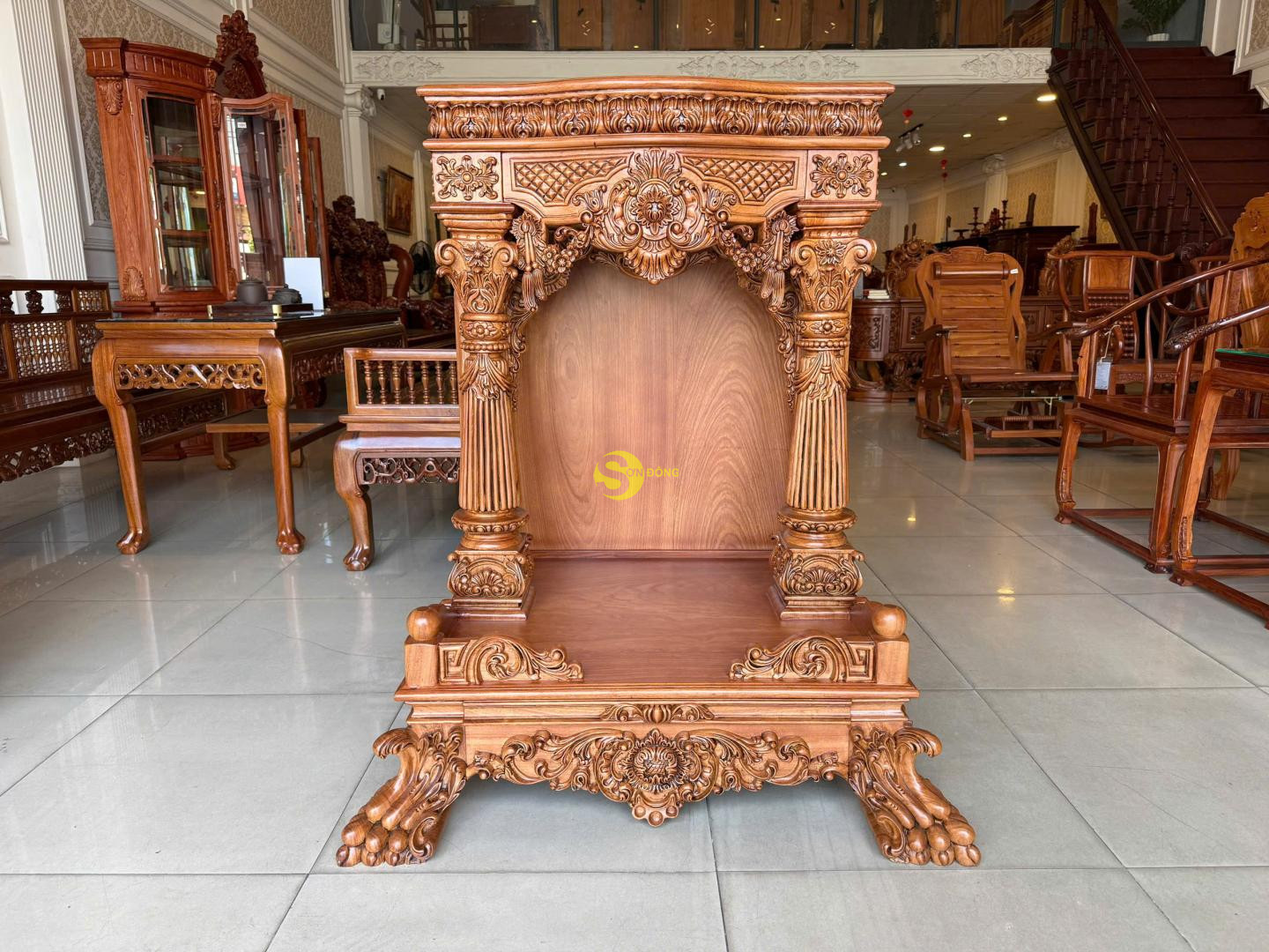 Bàn thờ ông địa phong cách Louis hoàng gia - SD2119