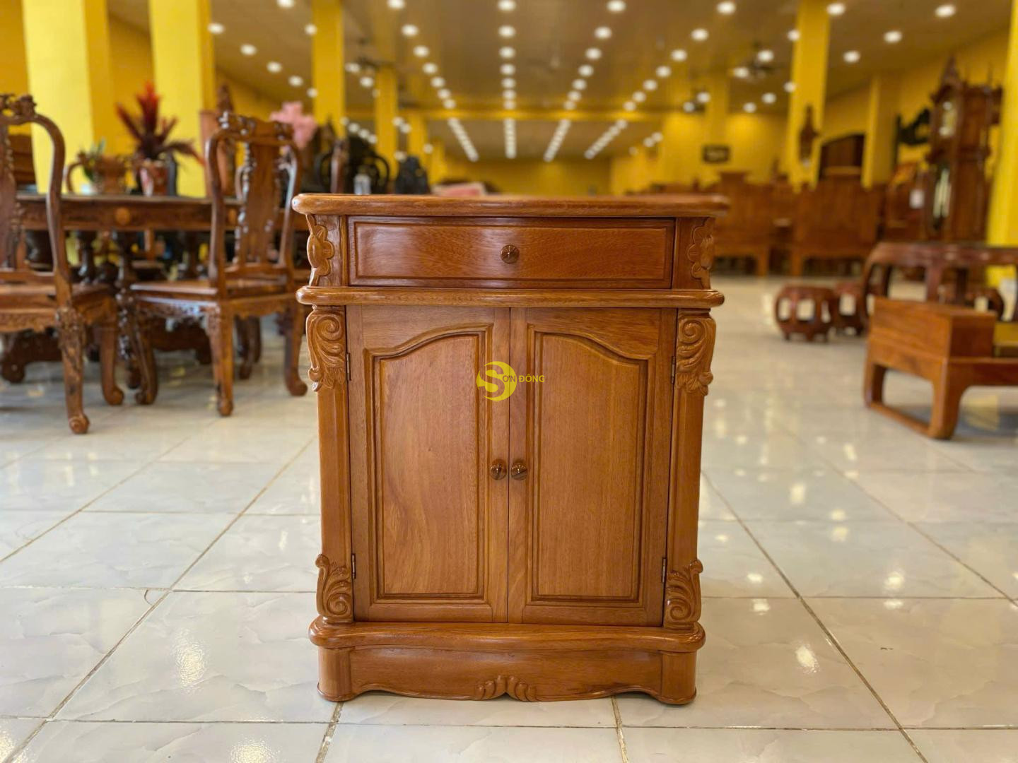 Tủ đầu giường 2 cánh gõ đỏ-TDG05